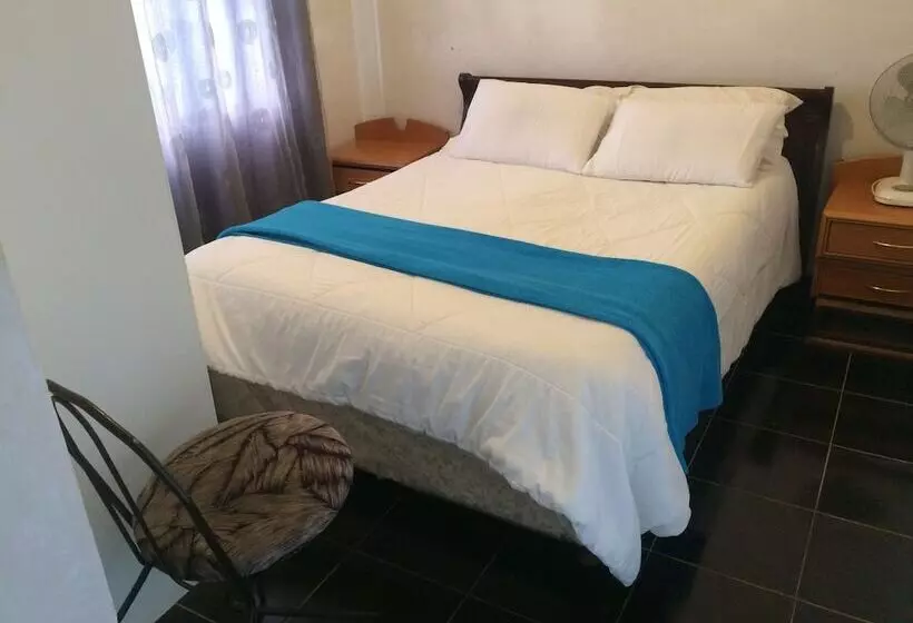 پانسیون Gunhill Guest House
