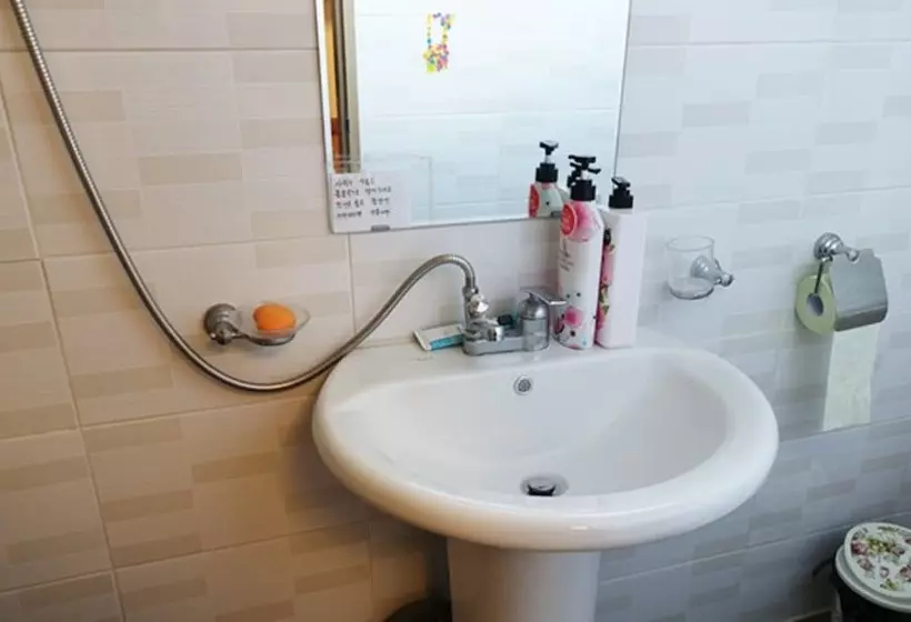 Majatalo Pongdang Guesthouse