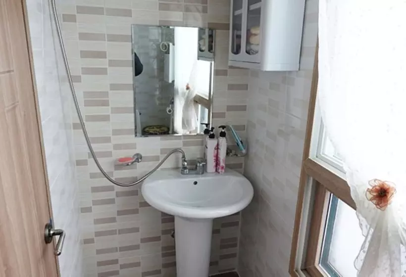 Majatalo Pongdang Guesthouse