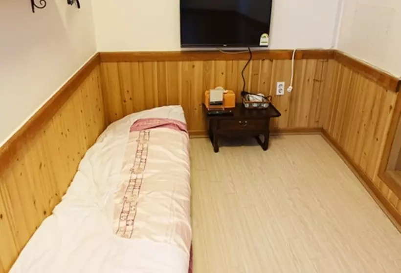 Majatalo Pongdang Guesthouse