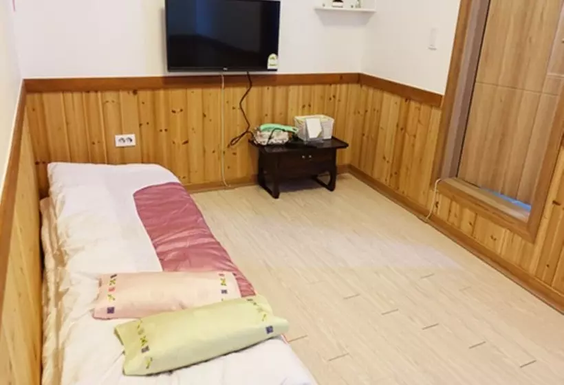 Majatalo Pongdang Guesthouse