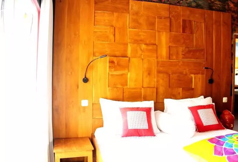 تختخواب و صبحانه Villa Pantai Lovina