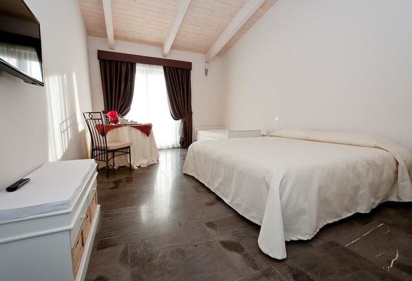 فندق ريفى Tenuta Variselle