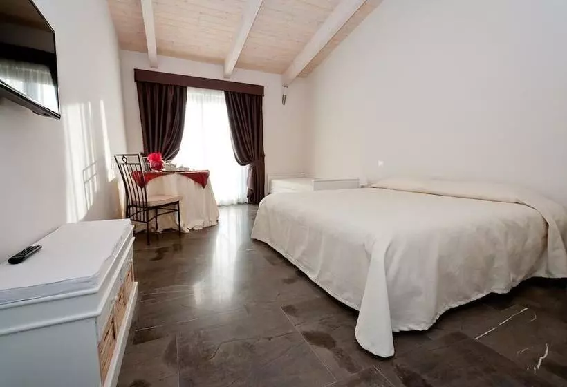 Maaseutuhotelli Tenuta Variselle