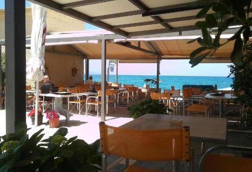 هتل Vaso Apartments