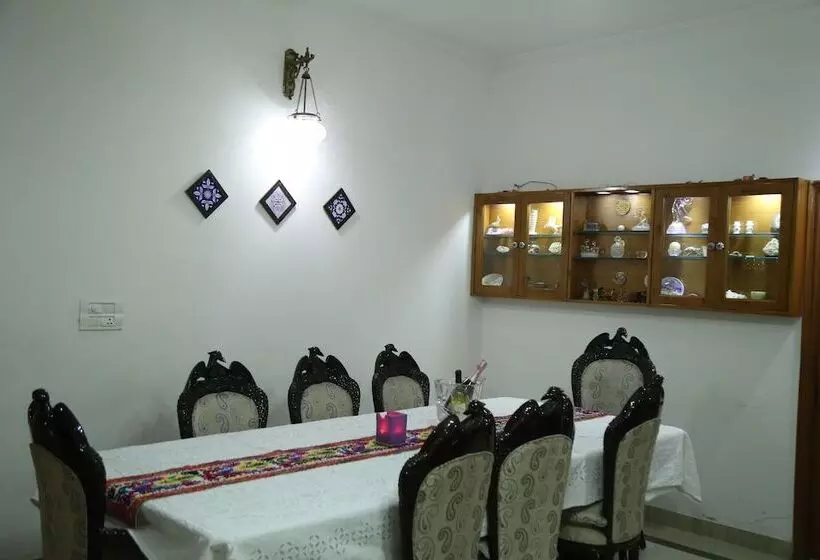 ペンション Dev Vatika Home Stay