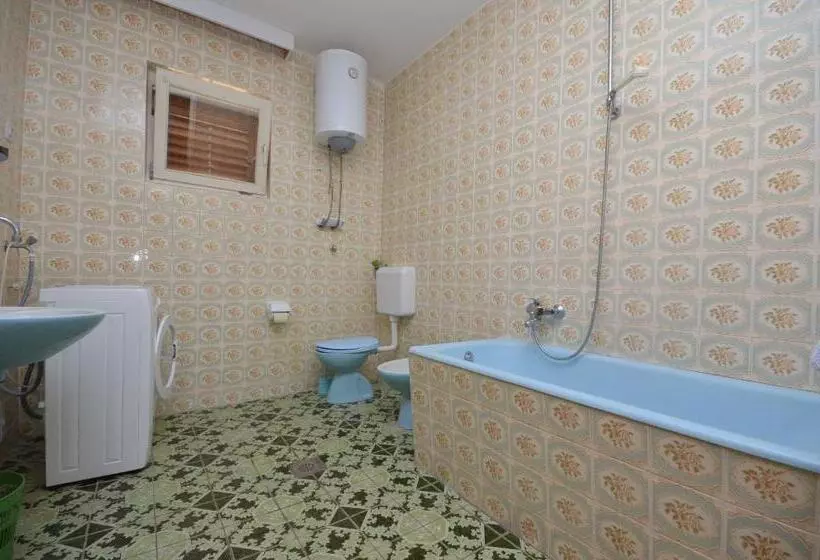 Apartment Frane