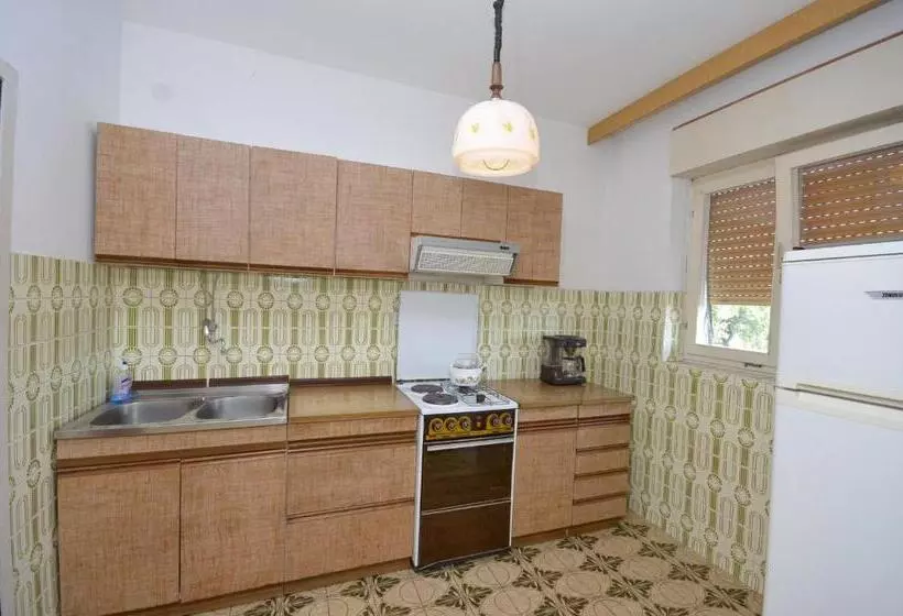 Apartment Frane