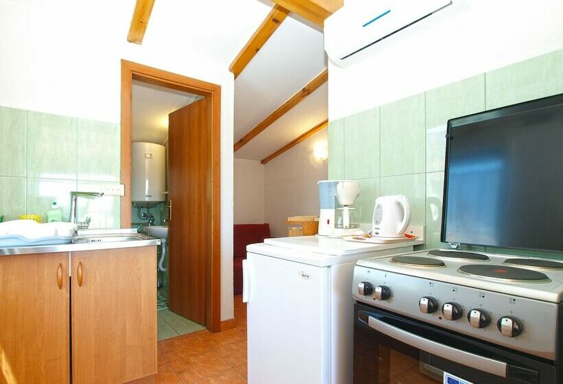 Apartment Lavender 700