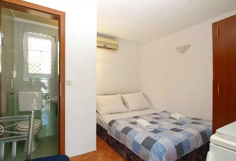 Apartment Lavender 700