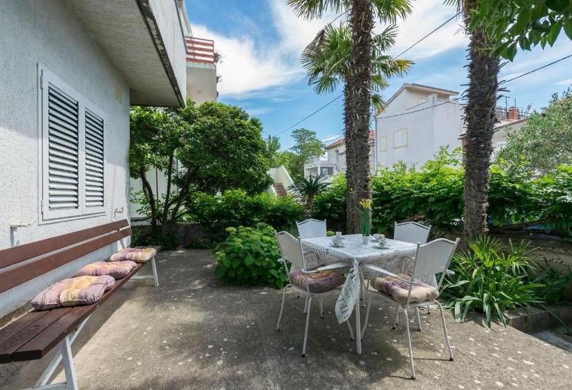 Apartments Miroslava