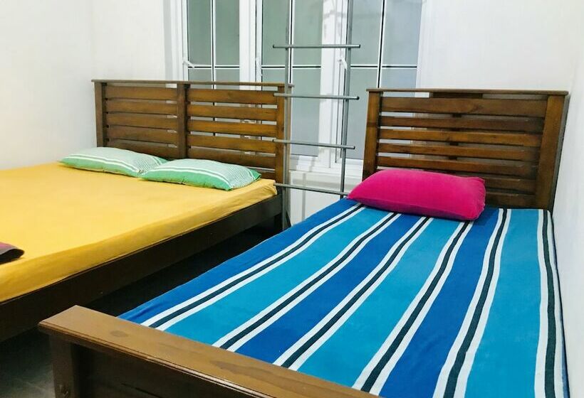 ペンション The Beach House  Nilaveli