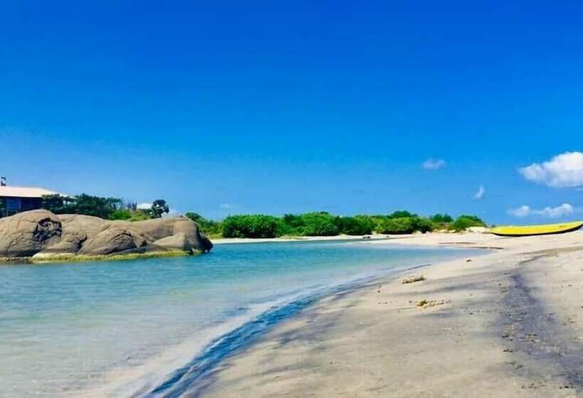 ペンション The Beach House  Nilaveli