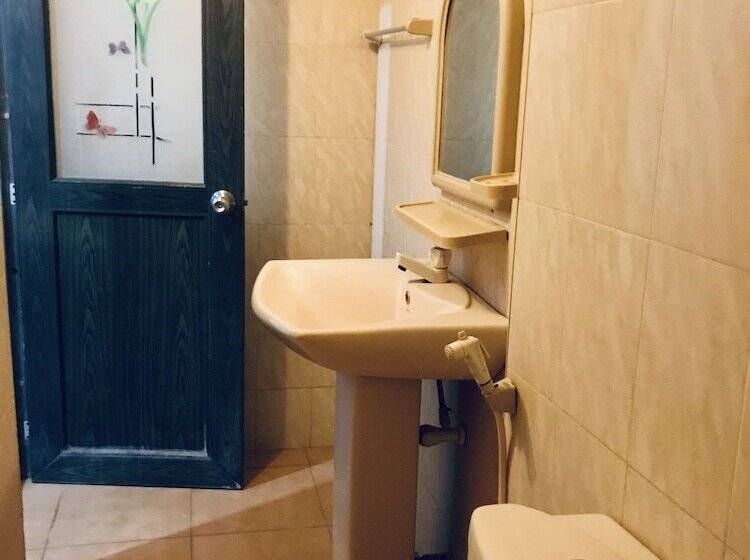 ペンション The Beach House  Nilaveli