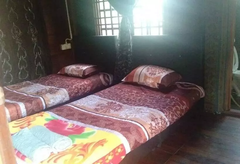 Majatalo Yc Chalet Roomstay Lekir