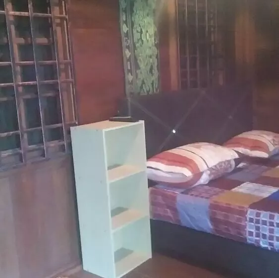 Majatalo Yc Chalet Roomstay Lekir