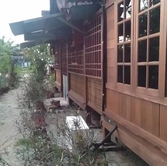 Majatalo Yc Chalet Roomstay Lekir