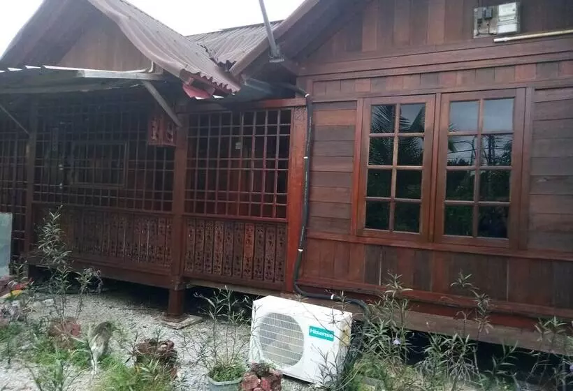 Majatalo Yc Chalet Roomstay Lekir