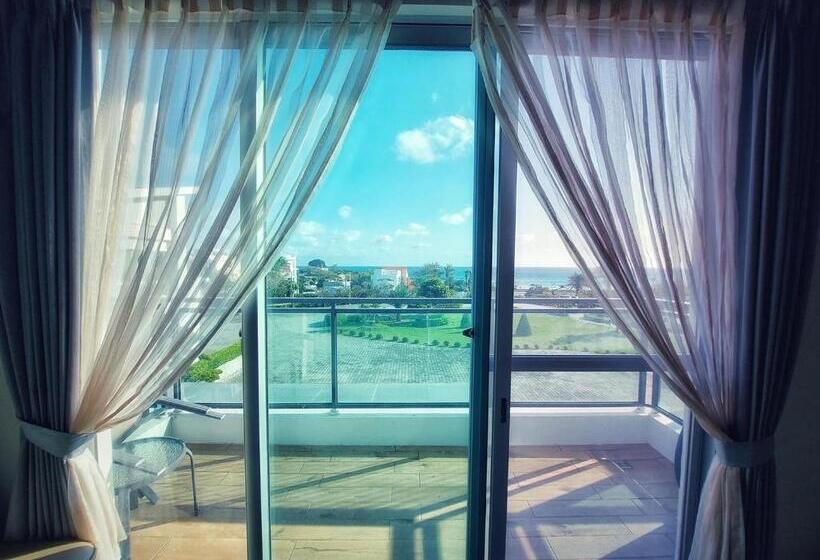 هاستل 墾丁椰林 海灘文旅