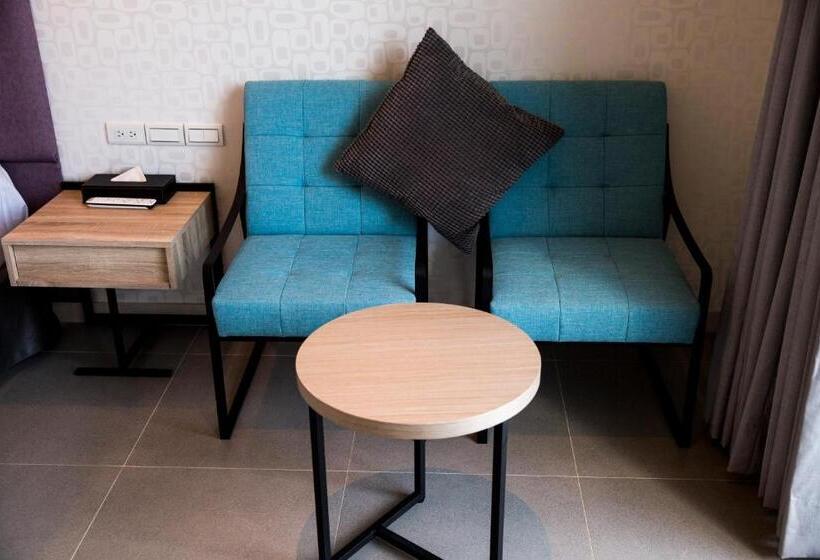 هاستل 墾丁椰林 海灘文旅