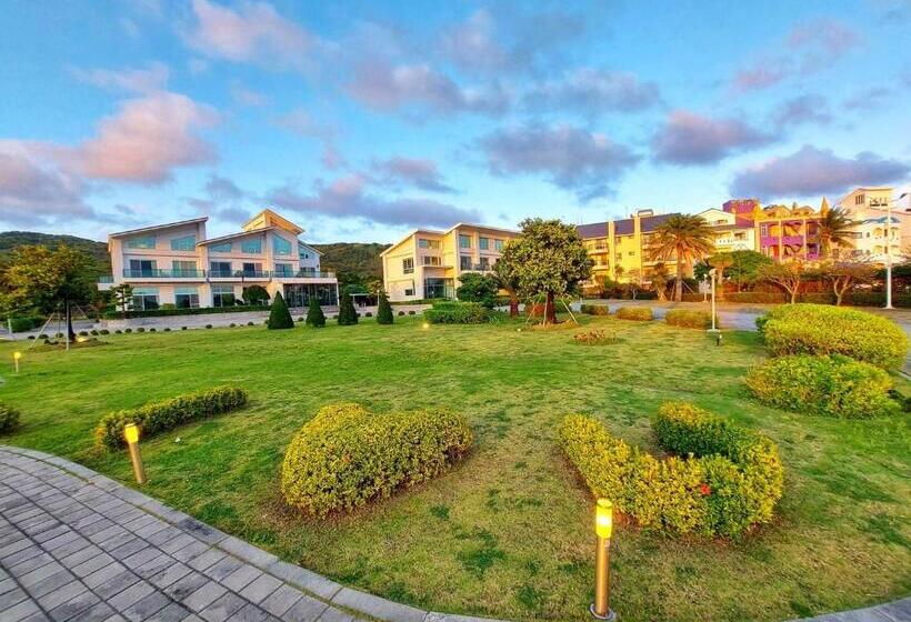 هاستل 墾丁椰林 海灘文旅