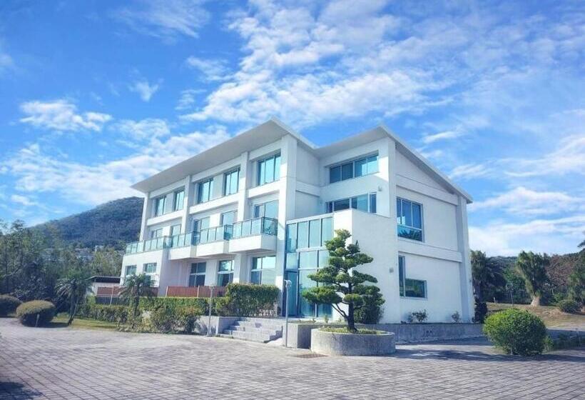 هاستل 墾丁椰林 海灘文旅