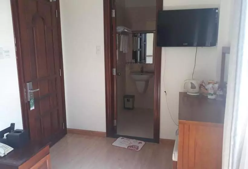 هتل Oyo 697 Cam Ranh  2