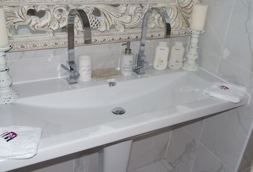 پانسیون Elegant & Exclusive Boutique Guesthouse