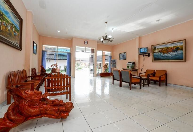 فندق Oyo 2495 Wijaya