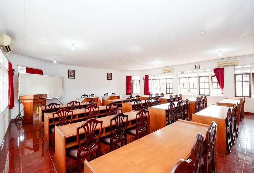 فندق Oyo 2495 Wijaya