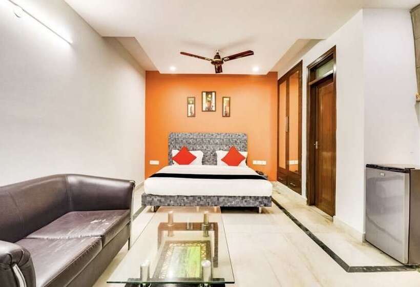 פנסיון Jasola 82 Inn