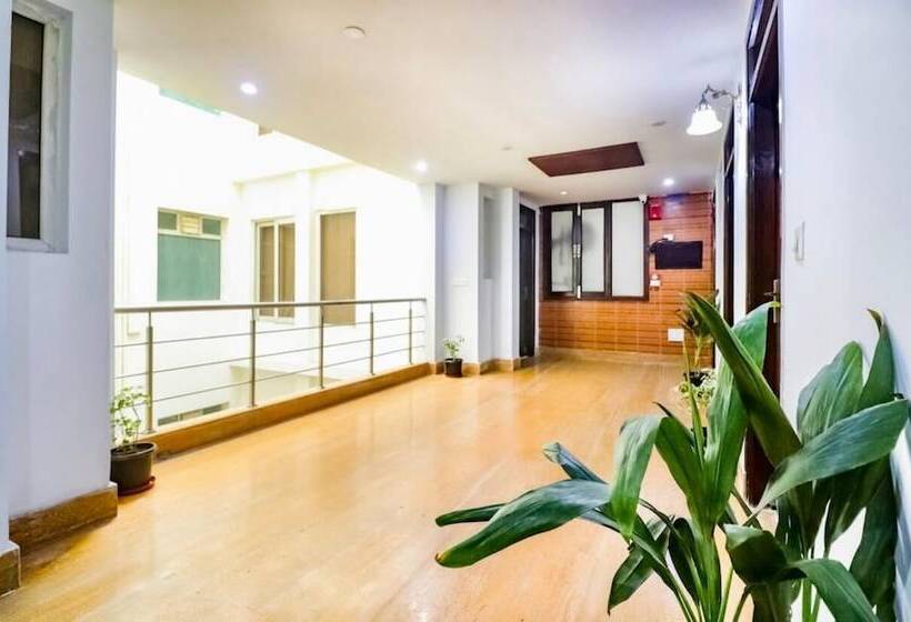 פנסיון Jasola 82 Inn