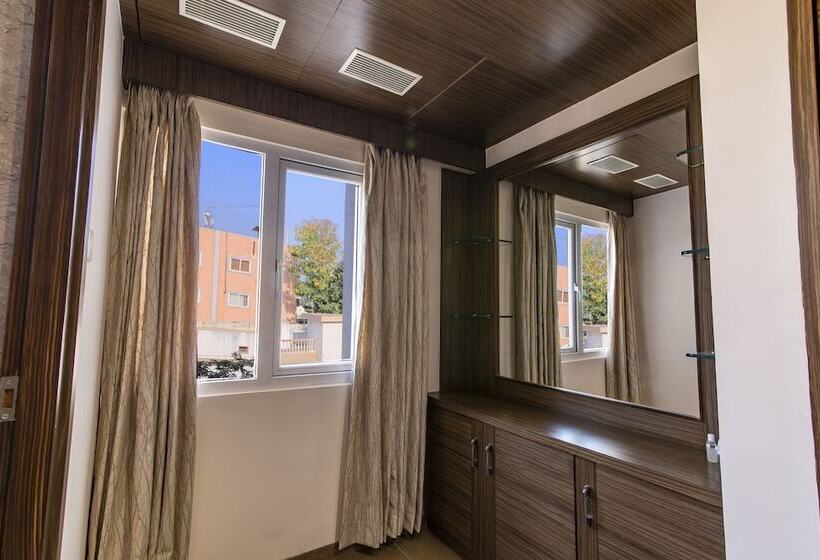 בית מלון כפרי Aloka Stay Inn