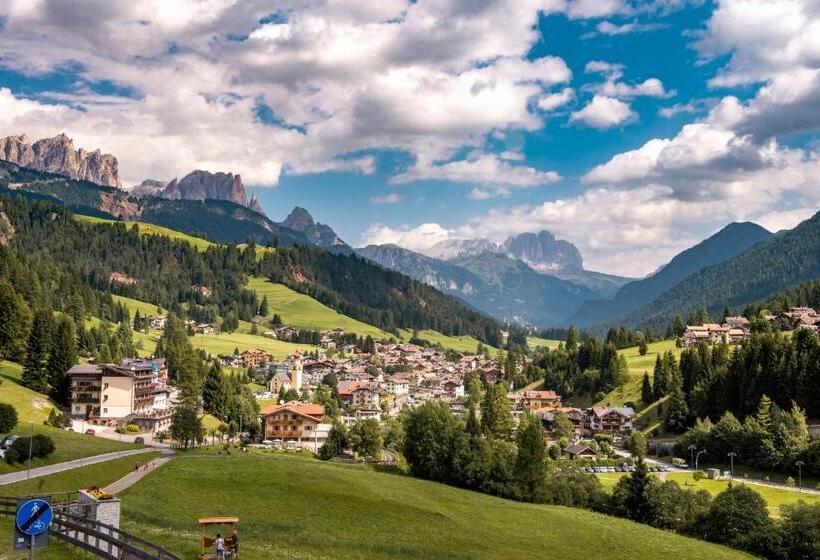 فندق Ciampedie Luxury Alpine Spa