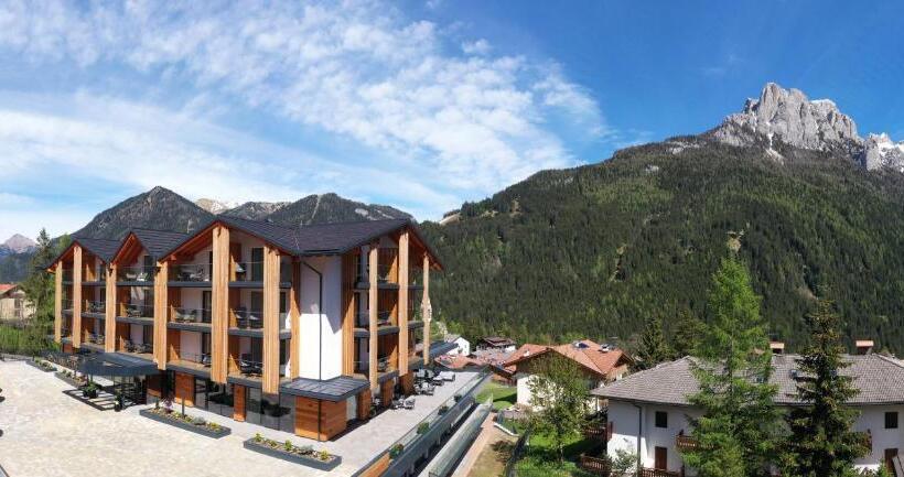 فندق Ciampedie Luxury Alpine Spa