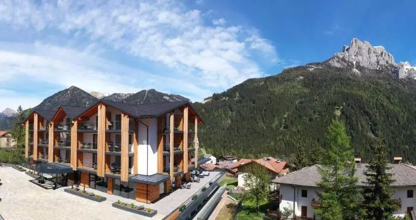 ホテル Ciampedie Luxury Alpine Spa