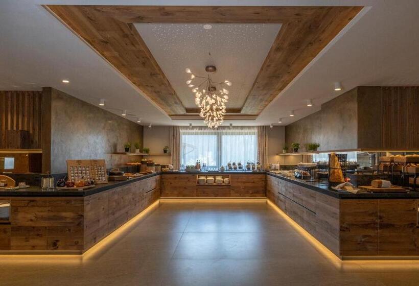 فندق Ciampedie Luxury Alpine Spa