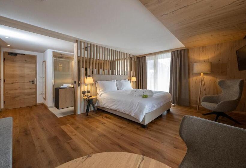 فندق Ciampedie Luxury Alpine Spa