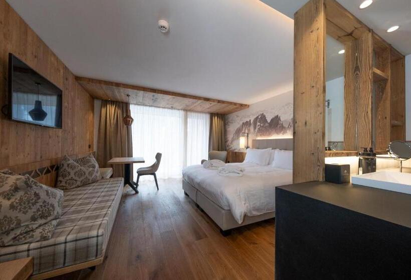 فندق Ciampedie Luxury Alpine Spa