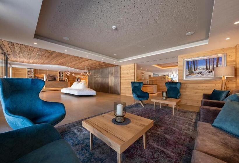 فندق Ciampedie Luxury Alpine Spa