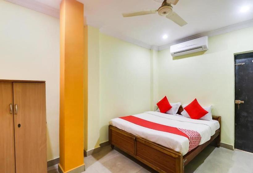 Hotell Oyo 61862 Aditya