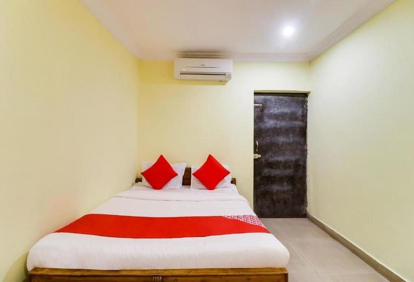 Hotell Oyo 61862 Aditya
