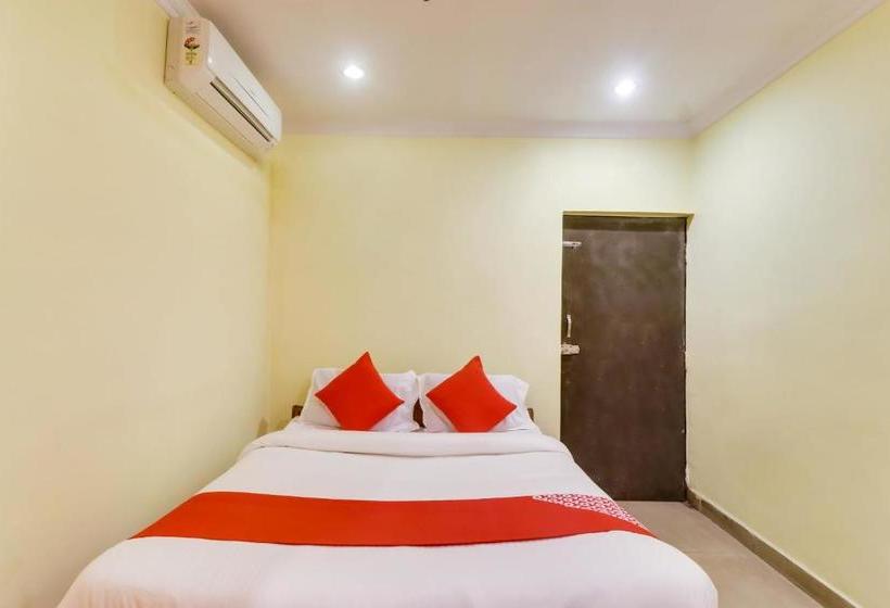 Hotell Oyo 61862 Aditya