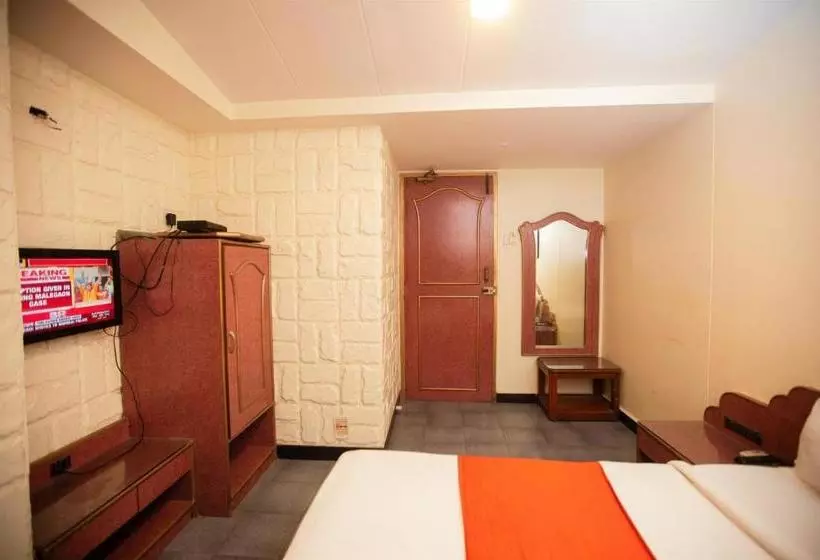 هتل Platinum Residency Colaba