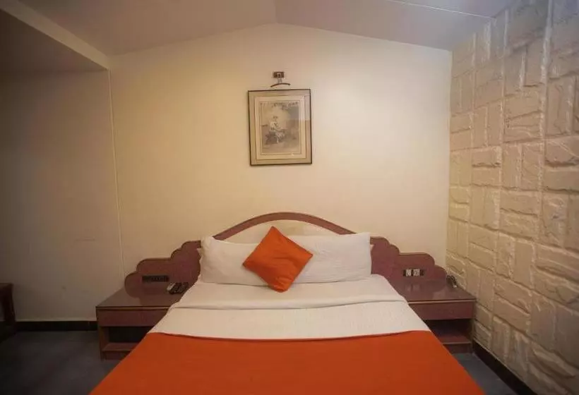 هتل Platinum Residency Colaba
