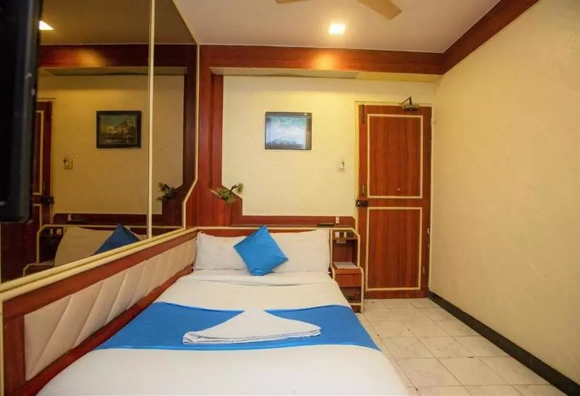 هتل Platinum Residency Colaba