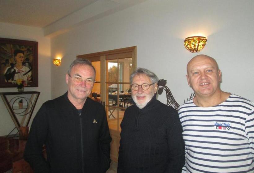 تختخواب و صبحانه Domaine Des Cantiques