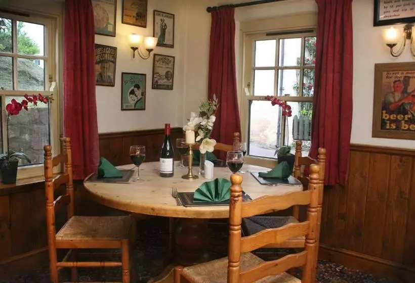 هاستل The Butterleigh Inn