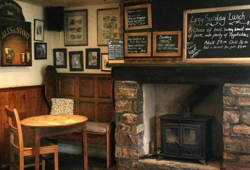 هاستل The Butterleigh Inn