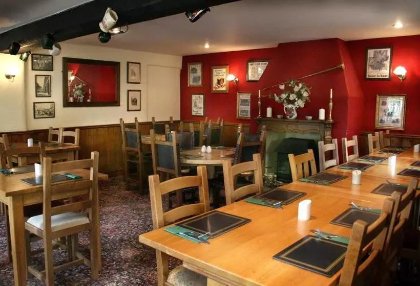 هاستل The Butterleigh Inn